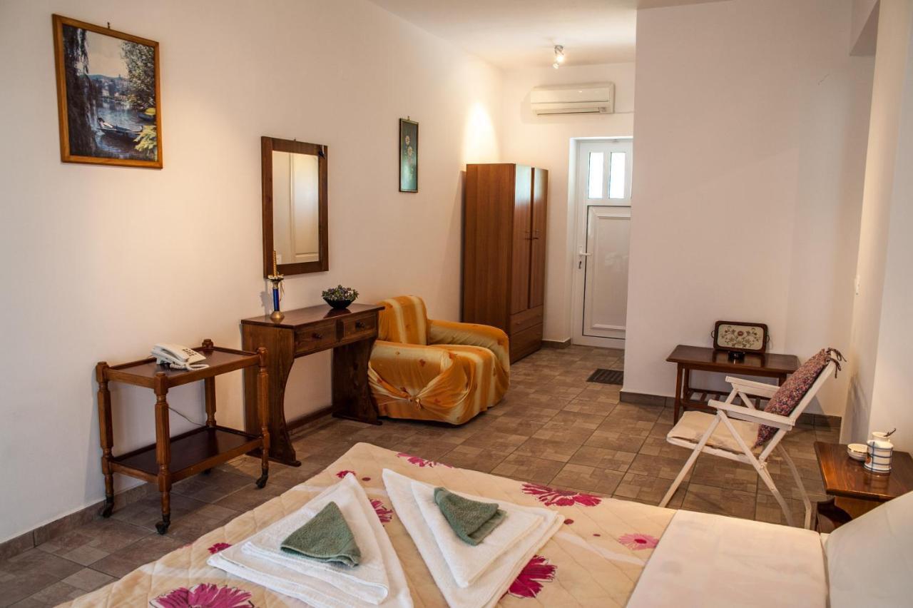Thimios Rooms Keramiaí Esterno foto